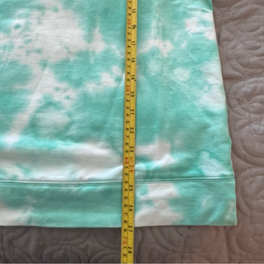Kim Gravel tie dye elbow sleeve sweatshirt💚🤍🩵 - Picture 7 of 8